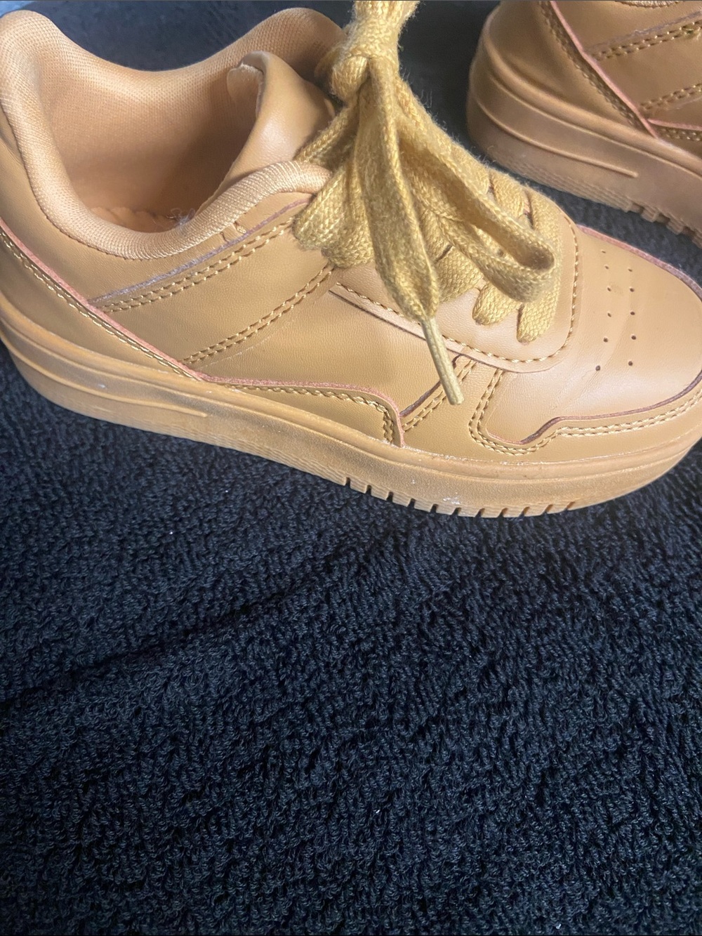 Link Kids Tan Sneakers with Pink Accent